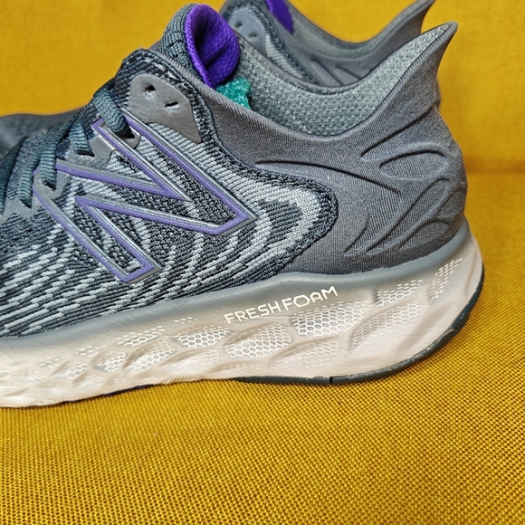 New Balance Women's Fresh Foam 1080v11 Ocean Grey Sneakers Running Shoes Size 7B - Picture 4 of 9